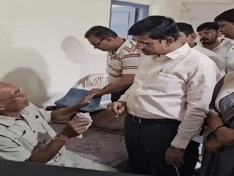 निगम की कार्रवाई पर भड़के महापौर:खुलवाई सील प्रॉपर्टी, अफसरों को लगाई फटकार, बोले– दादागिरी है क्या आपकी?