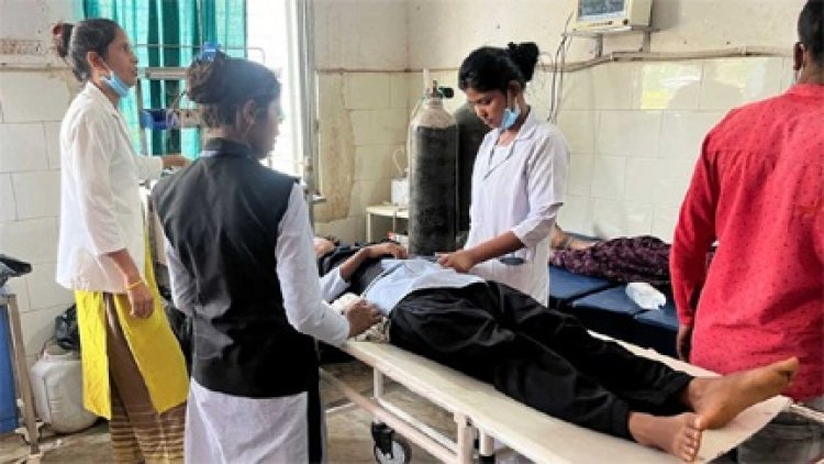 अचानक भरभराकर गिरा मार्बल, घायल हुआ कॉलेज छात्र…