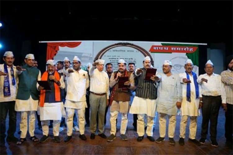 मुख्यमंत्री डॉ. यादव ने प्रोफेसर्स और छात्रों को भारतीय संविधान में आस्था रखने की शपथ दिलायी