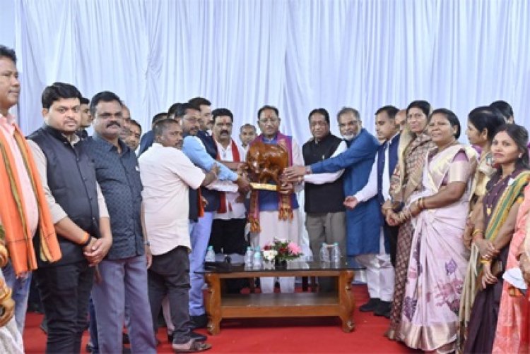 मुख्यमंत्री साय से विभिन्न समाज के प्रतिनिधिमंडल ने की सौजन्य भेंट मांगों और समस्याओं से कराया अवगत