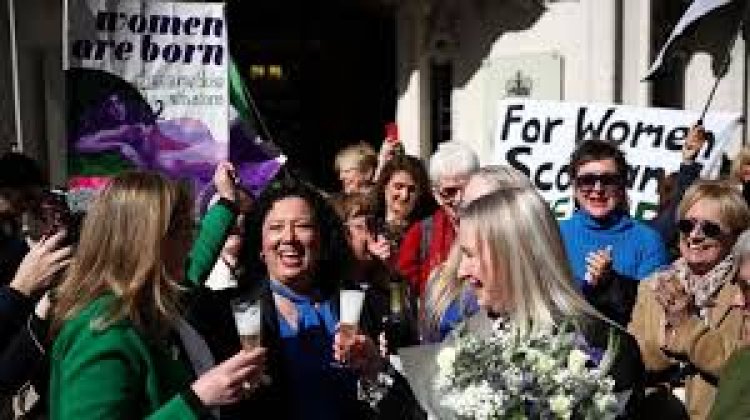 'महिला' की क़ानूनी परिभाषा क्या हो? यूके के सुप्रीम कोर्ट का फ़ैसला आया