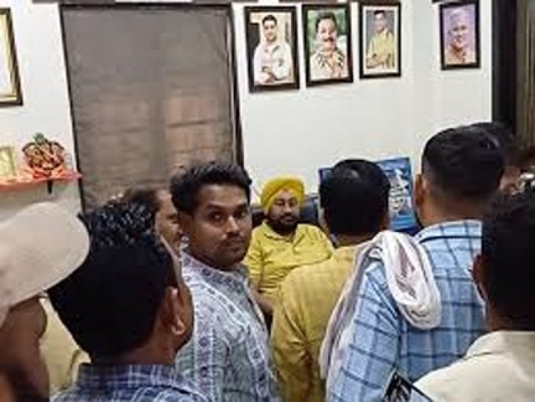 बागी पार्षद को बनाया नेता प्रतिपक्ष, राजीव भवन में हंगामा