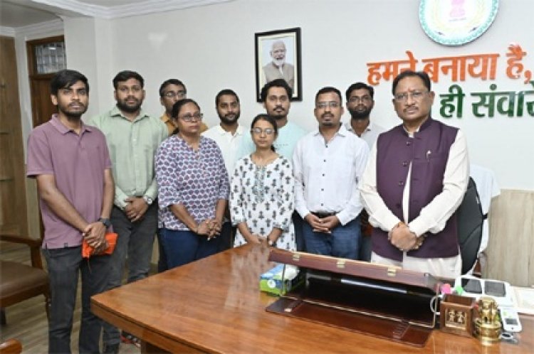 मुख्यमंत्री विष्णु देव साय से सौजन्य मुलाकात के बाद बीएड प्रशिक्षित बर्खास्त सहायक शिक्षकों ने आंदोलन समाप्ति की घोषणा की