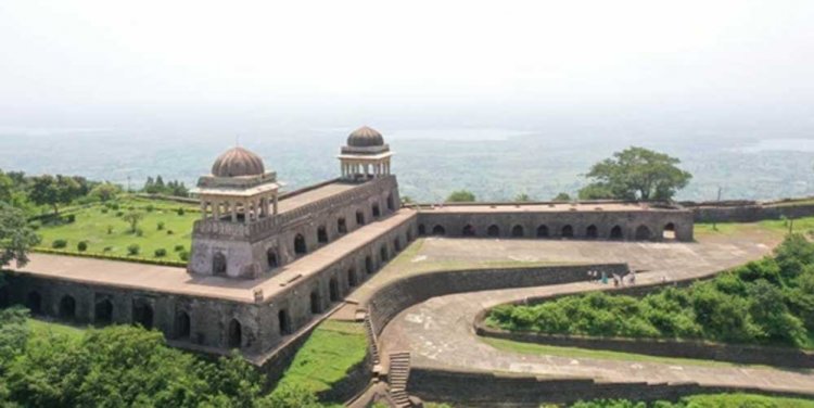 पर्यटकों के लिए अब मांडू में जहाज महल हेरिटेज स्ट्रीट