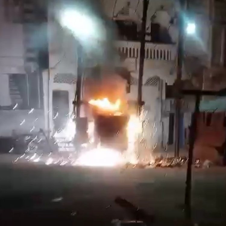 बुरहानपुर में डीपी में लगी आग:स्थानीय लोगों ने मिट्टी डालकर पाया काबू, 6 महीने से आ रही थी समस्या