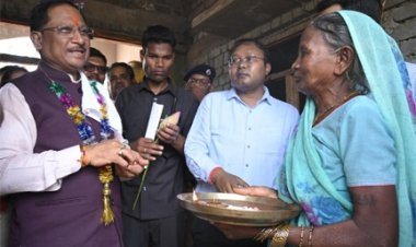 मुख्यमंत्री विष्णुदेव साय ने सक्ति जिले में योजनाओं के क्रियान्वयन की जमीनी हकीकत की जानकारी ली