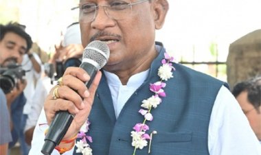 मुख्यमंत्री अचानक पहुंचे बेमेतरा के सहसपुर, लिया ग्रामीणों से सीधा फीडबैक