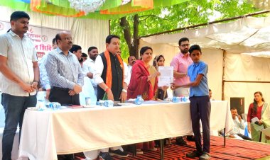 आईएएस, आईपीएस, नेता, मंत्री से भी बड़ा पटवारी, जिंदा आदमी को मृत और मृत को जिंदा घोषित करने का कारनामा कर सकता है-रूपकुमारी चौधरी