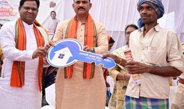स्वास्थ्य एवं परिवार कल्याण मंत्री श्याम बिहारी जायसवाल गौरेला पेंड्रा मरवाही जिले के धनौली ग्राम के समाधान शिविर में हुए शामिल