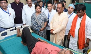 मुख्यमंत्री विष्णुदेव साय ने जिला अस्पताल का किया औचक निरीक्षण: मरीजों से की आत्मीय बातचीत