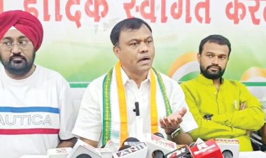 बस्तर कमिश्नर ने बड़े कनेरा समाधान शिविर का लिया जायजा