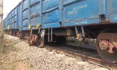रायपुर में मालगाड़ी के 2 डिब्बे पटरी से उतरे