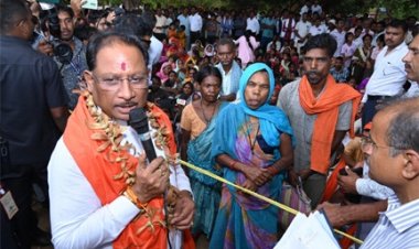 मुख्यमंत्री विष्णु देव साय का हरगवां गांव में औचक दौरा