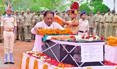मुख्यमंत्री ने नक्सल मुठभेड़ में शहीद जवान मेहुल भाई को दी श्रद्धांजलि