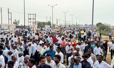 10 हजार सरकारी स्कूल होंगे मर्ज...शिक्षकों का हल्ला-बोल