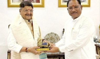 मुख्यमंत्री विष्णुदेव साय से मध्यप्रदेश के कैबिनेट मंत्री कैलाश विजयवर्गीय ने की सौजन्य मुलाकात