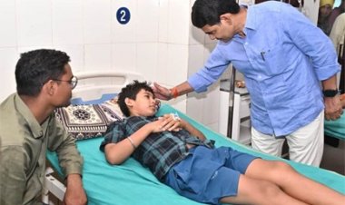 राजस्व मंत्री ने अस्पताल पहुँचकर घायलों से की मुलाक़ात