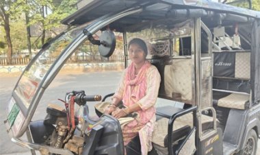 दीदी ई-रिक्शा सहायता योजना से आत्मनिर्भर बनीं भुनेश्वरी