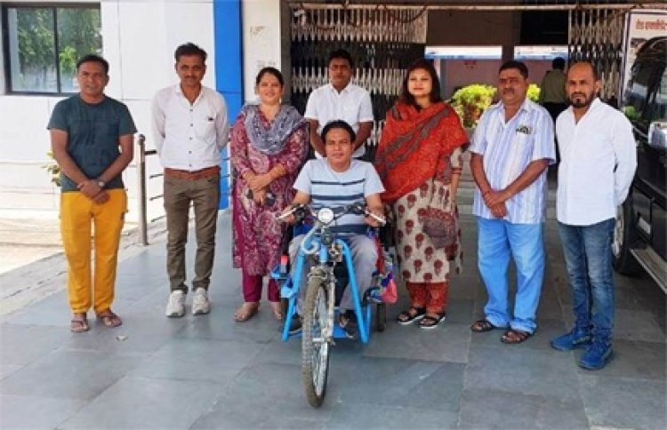 सुशासन तिहार : बैटरी चलित ट्रायसिकल मिलने से विकास की राह हुई आसान