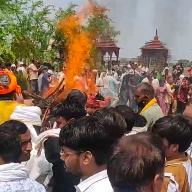 संत माखनदास महाराज का हुआ अंतिम संस्कार:मनीराम का पुरा में हजारों भक्तों की मौजूदगी में संतों ने दी मुखाग्नि