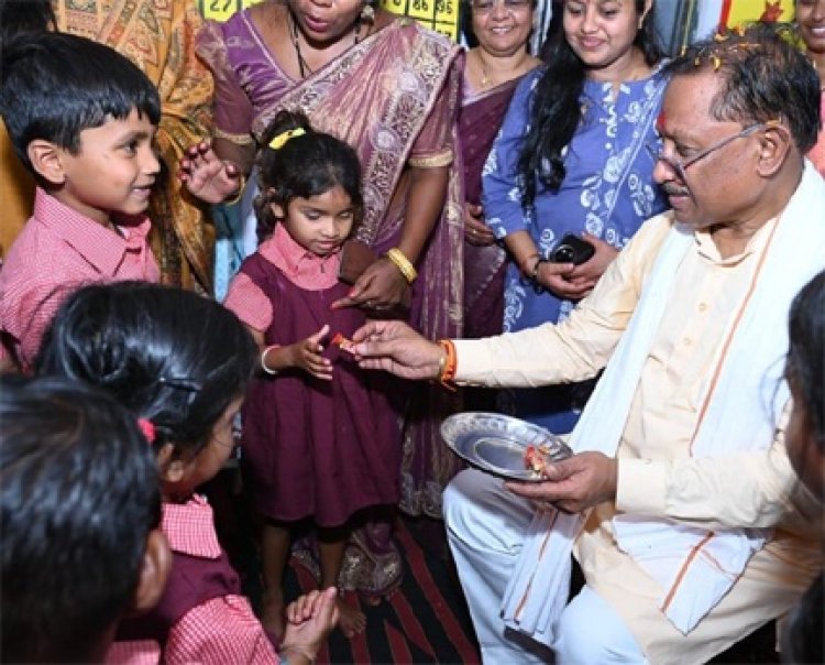 नौनिहालों के दिलों में भी बसते हैं प्रधानमंत्री नरेंद्र मोदी और मुख्यमंत्री विष्णुदेव साय