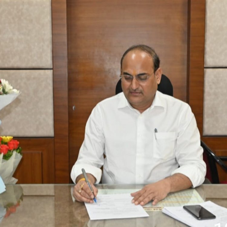 धनंजय भदौरिया बने जबलपुर के नए कमिश्नर:कार्यभार संभालकर कहा- जनसेवा में कोई कसर नहीं छोड़ेंगे, ज़मीनी स्तर पर दिखेगा काम