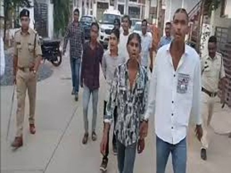 खुद को रायपुर का डॉन बताने वाले बदमाशों का पुलिस ने निकाला जुलूस