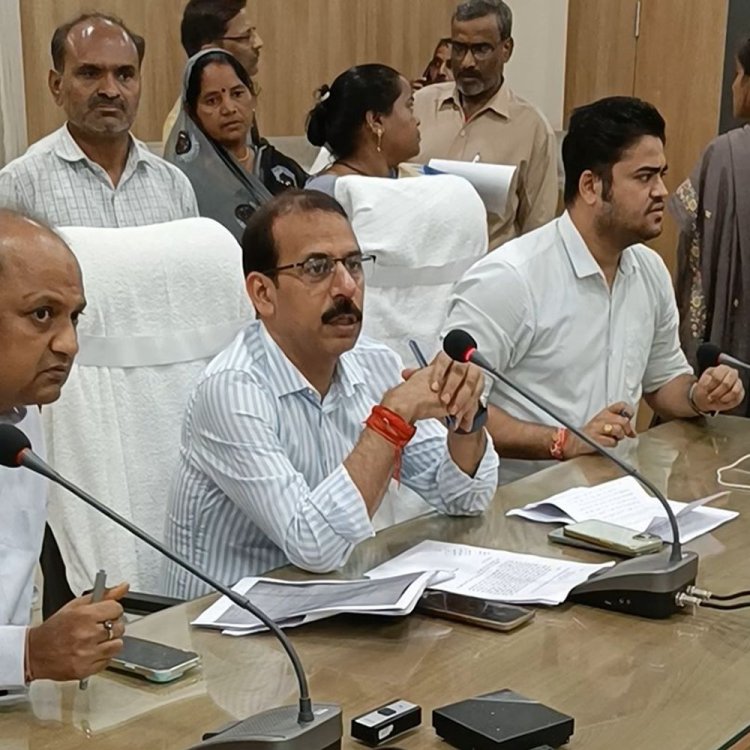 सिंगरौली महोत्सव में आदित्य नारायण, अभिजीत सावंत देंगे प्रस्तुति:चुन कुमारी स्टेडियम में होगा समारोह, कलेक्टर ने दी 4 दिवसीय कार्यक्रम की जानकारी