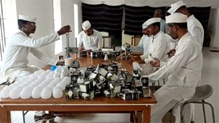 सेंट्रल जेल में बंदी बन रहे आत्मनिर्भर, दी जा रही एलईडी बल्ब बनाने की ट्रेनिंग