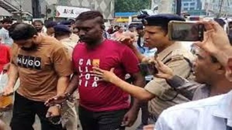 पत्रकारों से मारपीट करने वालों का निकला जुलूस..