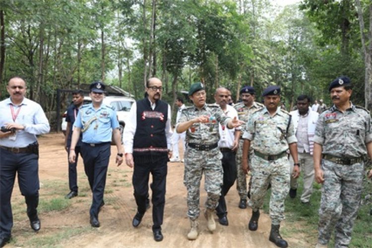 राज्यपाल रमेन डेका ने जंगलवार कॉलेज कांकेर का किया भ्रमण, प्रशिक्षण कार्यक्रम की सराहना की