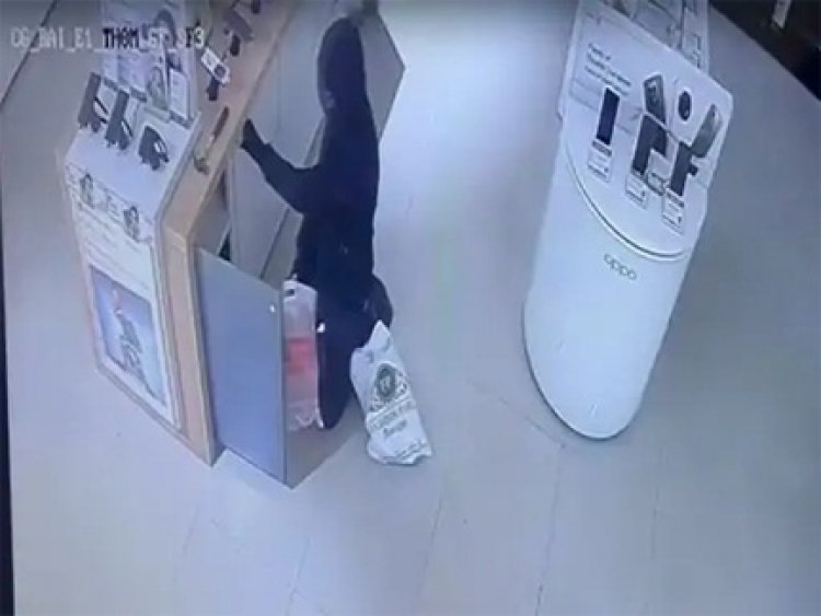 रिलायंस डिजिटल स्टोर में चोरी, 11 लाख रुपए से ज्यादा का सामान लेकर फरार