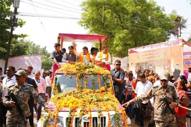 वीर सैनिकों के सम्मान में आन-बान-शान से निकली तिरंगा यात्रा