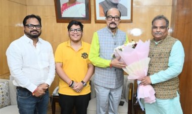 राज्यपाल डेका से छत्तीसगढ़ राज्य बेवरेज कॉर्पोरेशन के अध्यक्ष ने की सौजन्य भेंट