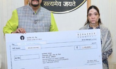राज्यपाल डेका ने पहलगाम आतंकी हमले में जान गंवाने वाले स्वर्गीय अग्रवाल के परिजनों को दी सहायता राशि