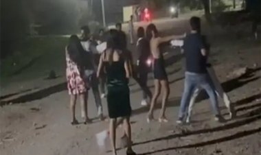 रायपुर में युवक-युवतियों के बीच मारपीट