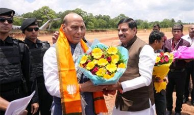 मुख्यमंत्री डॉ. यादव ने केन्द्रीय रक्षा मंत्री सिंह का पचमढ़ी में किया आत्मीय स्वागत