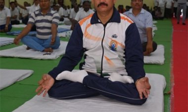 योग करके न केवल तन और मन को अच्छा कर सकते हैं बल्कि पूरे राष्ट्र को एक नई शक्ति का संचार का माध्यम प्रदान कर सकते हैं:स्वास्थ्य मंत्री