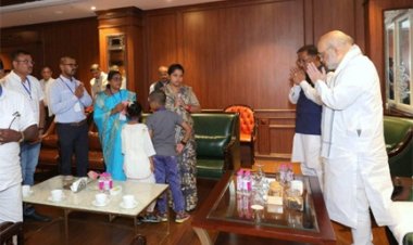 शहादत को नमन: केंद्रीय गृह मंत्री अमित शाह ने शहीद आकाश राव गिरिपुंजे के परिजनों से की मुलाकात