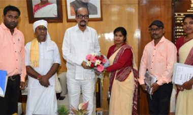 राज्यपाल डेका ने तुलसी शिशु मंदिर कांकेर के विकास के लिए 2 लाख रूपए दिए