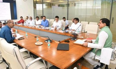 नर्मदा घाटी परियोजनाओं के संचालन में सौर ऊर्जा को प्रोत्साहित किया जाए : मुख्यमंत्री डॉ. यादव