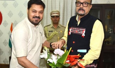 राज्यपाल डेका से विधायक शर्मा ने सौजन्य भेंट की