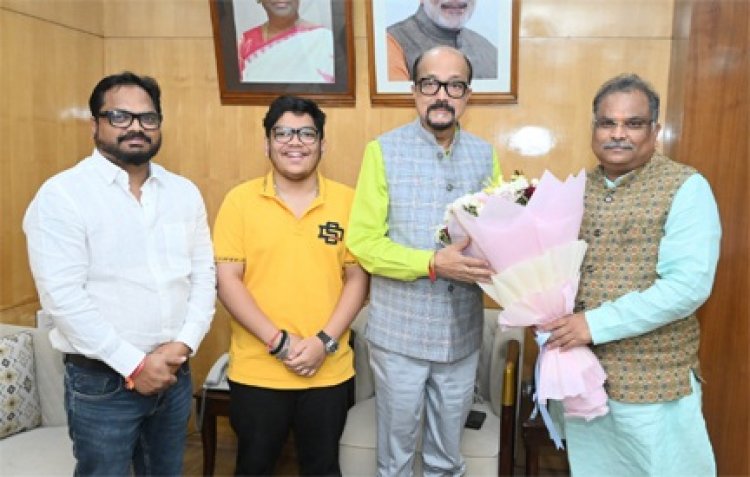 राज्यपाल डेका से छत्तीसगढ़ राज्य बेवरेज कॉर्पोरेशन के अध्यक्ष ने की सौजन्य भेंट