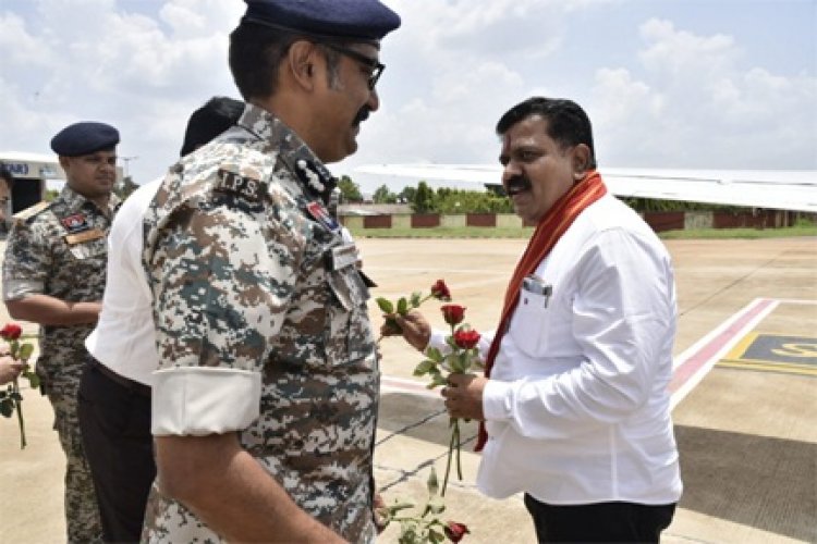 उप मुख्यमंत्री विजय शर्मा और वन मंत्री केदार कश्यप का एयरपोर्ट में किया गया आत्मीय स्वागत