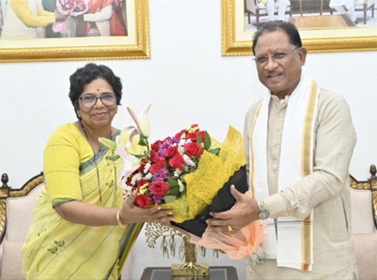 मुख्यमंत्री विष्णु देव साय से राष्ट्रीय महिला आयोग की अध्यक्ष ने की सौजन्य मुलाकात