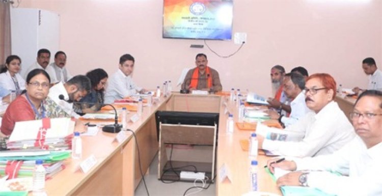 सरकारी मेडिकल कॉलेज बनें जनता की पहली पसंद : स्वास्थ्य मंत्री जायसवाल