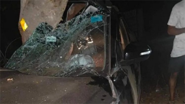 कार ने बाइक सवारों को टक्कर मारी, एक युवती सहित चार की मौत