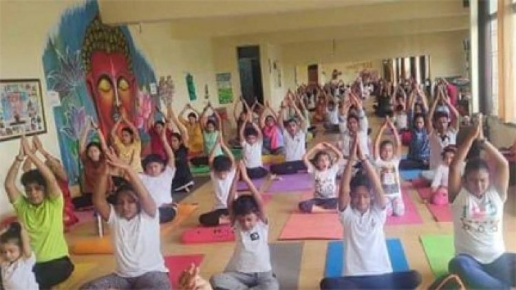 स्कूलों में नहीं हो रही योगा और फिजिकल एजुकेशन की पढ़ाई