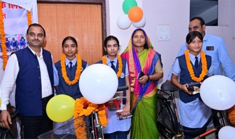 जीवनोपयोगी ज्ञान से ही मिलेगी सच्ची सफलता: मंत्री राजवाड़े