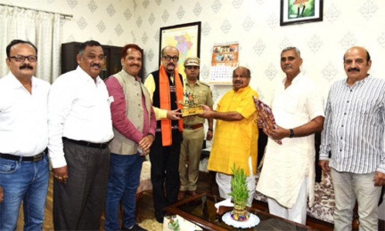 राज्यपाल डेका से छत्तीसगढ़ ब्राम्हण समाज के पदाधिकारियों ने की भेेंट